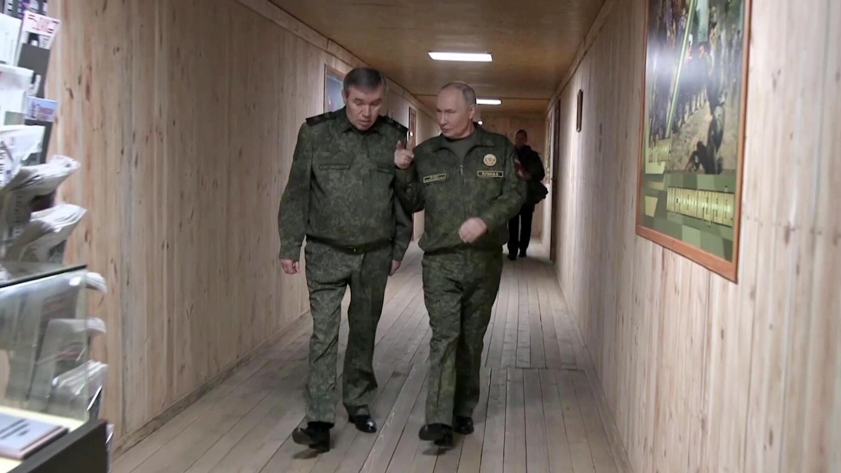 Валерий Герасимов и Владимир Путин Валерий Герасимов и Владимир Путин - РИА Новости, 1920, 02.12.2025