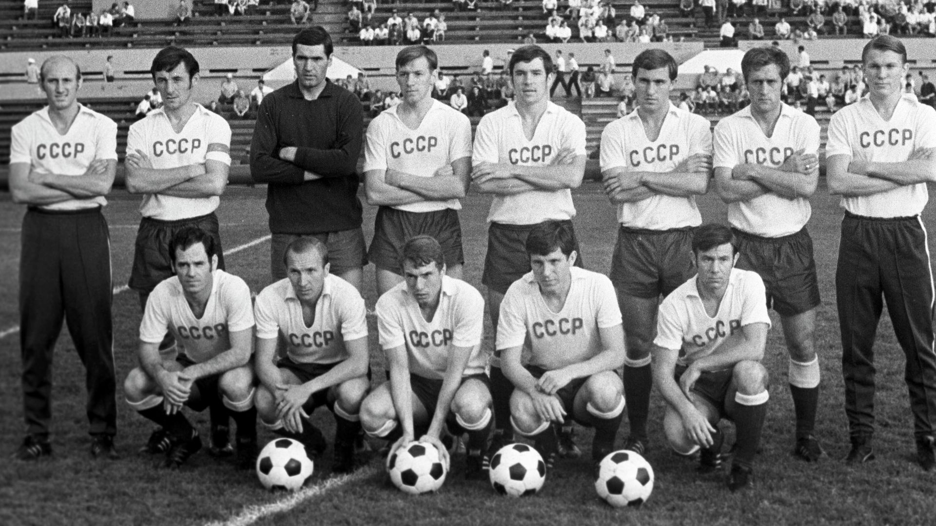 Юрий Елисеев (стоит третий справа) Юрий Елисеев (стоит третий справа) - РИА Новости, 1920, 21.11.2025