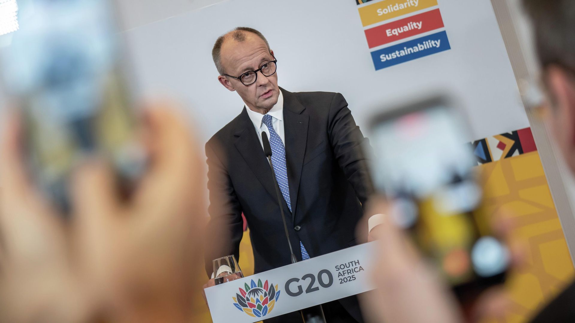 Канцлер Германии Фридрих Мерц на саммите G20 в Йоханнесбурге Канцлер Германии Фридрих Мерц на саммите G20 в Йоханнесбурге - РИА Новости, 1920, 23.11.2025