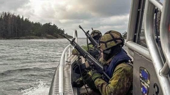 Подготовительные учения для Военно-морского флота Финляндии перед Freezing Winds 25 Подготовительные учения для Военно-морского флота Финляндии перед Freezing Winds 25 - РИА Новости, 1920, 21.12.2025