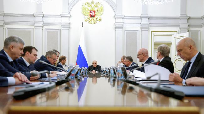 Председатель правительства РФ Михаил Мишустин проводит совещание с вице-премьерами РФ