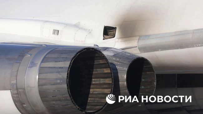 Плановый полет ракетоносцев Ту-160 над водами Северного Ледовитого океана