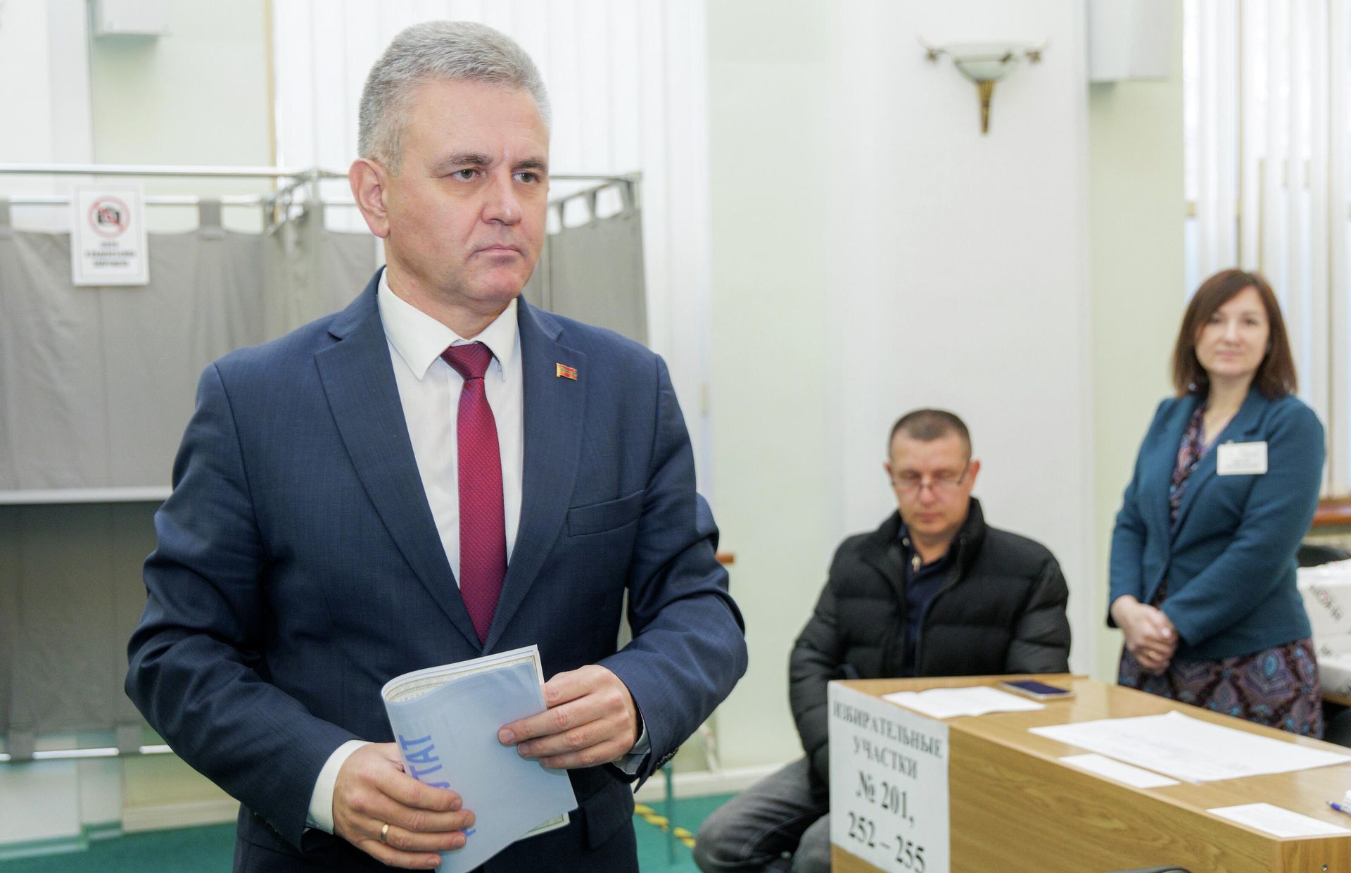 Президент Приднестровской Молдавской Республики Вадим Красносельский во время досрочного голосования на выборах депутатов в Тирасполе - РИА Новости, 1920, 16.09.2026