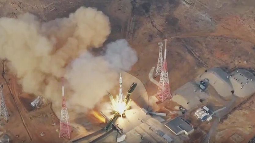 Ракета Союз с космонавтами Кудь-Сверчковым, Микаевым и астронавтом Уильямсом стартовала к МКС с Байконура - РИА Новости, 1920, 27.11.2025