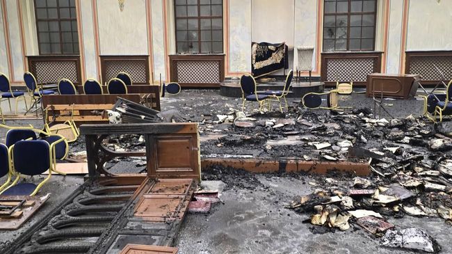 Садигурская синагога в Черновцах после поджога