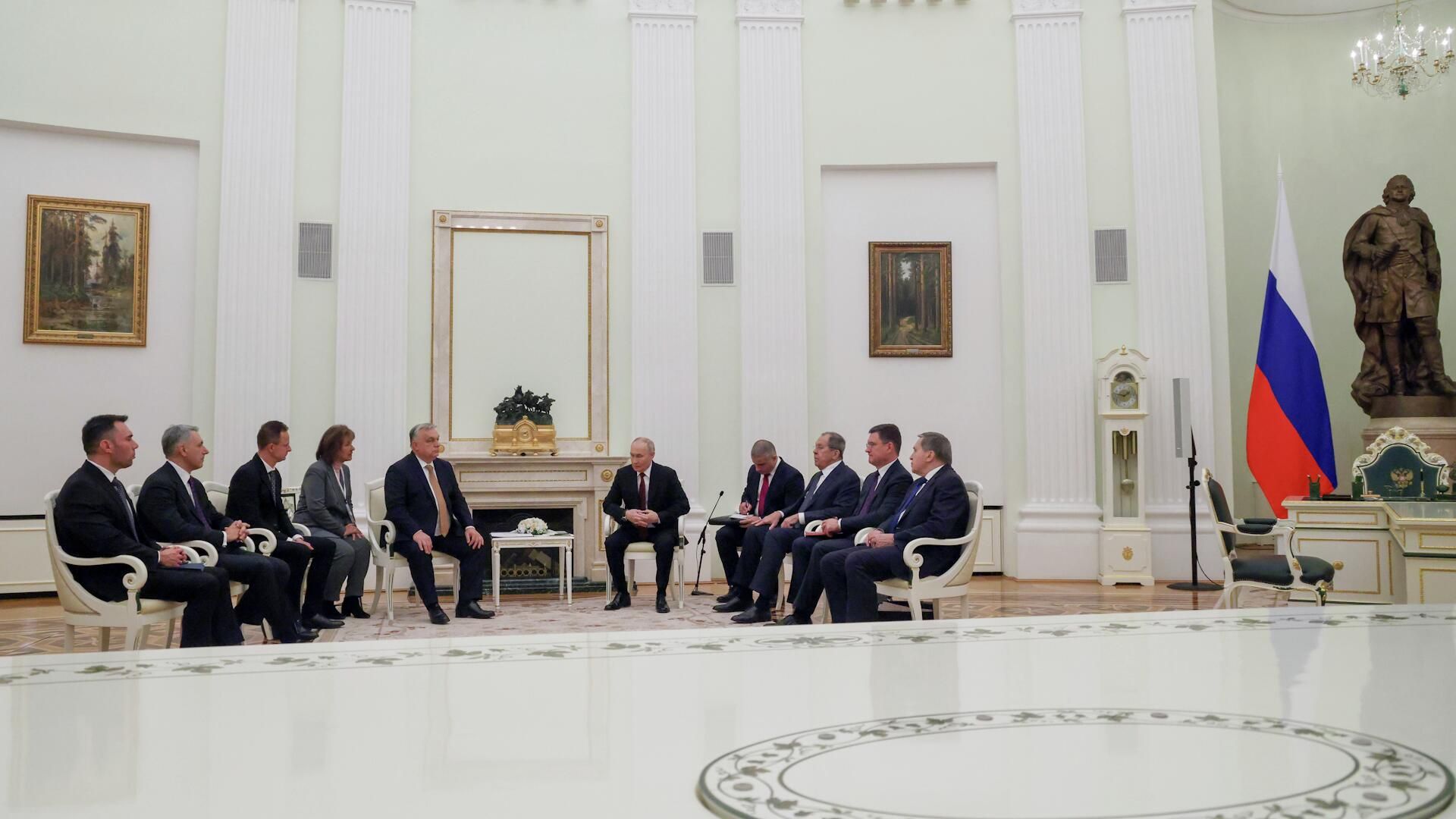 Встреча Путина с Виктором Орбаном. Полное видео Встреча Путина с Виктором Орбаном. Полное видео - РИА Новости, 1920, 28.11.2025