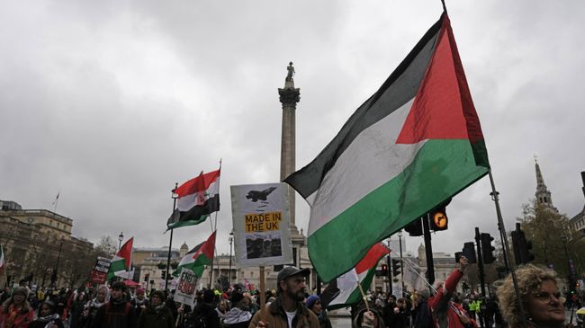 Национальная демонстрации в поддержку Палестины в центре Лондона