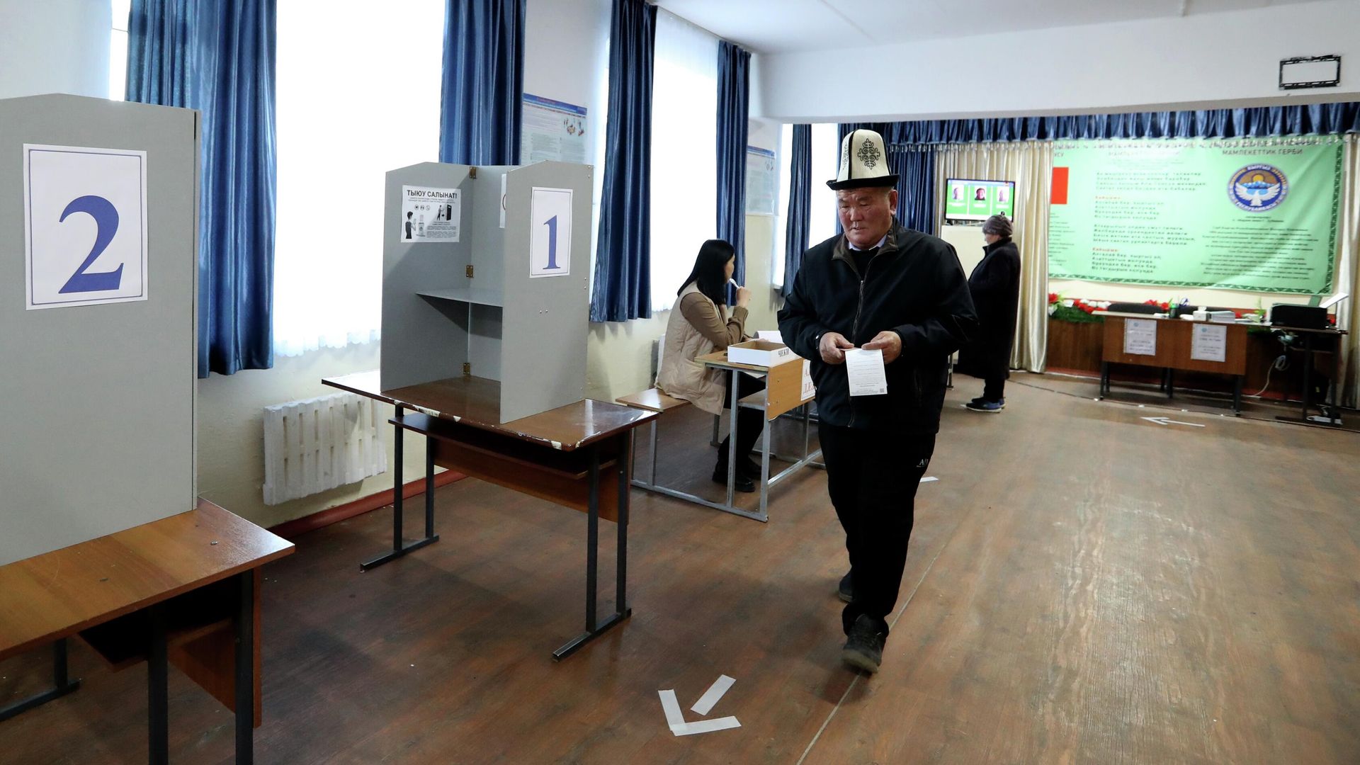 Голосование на досрочных выборах в парламент Киргизии Голосование на досрочных выборах в парламент Киргизии - РИА Новости, 1920, 01.12.2025