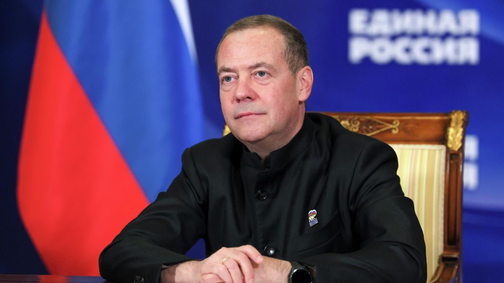 "Единая Россия" никогда не давала пустых обещаний, заявил Медведев