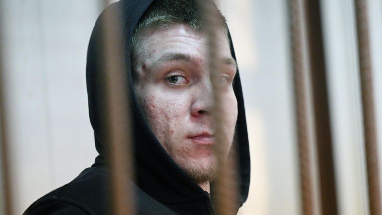 Фигурант уголовного дела о мошенничестве с квартирой певицы Ларисы Долиной Андрей Основ на заседании Таганского суда Москвы Фигурант уголовного дела о мошенничестве с квартирой певицы Ларисы Долиной Андрей Основ на заседании Таганского суда Москвы