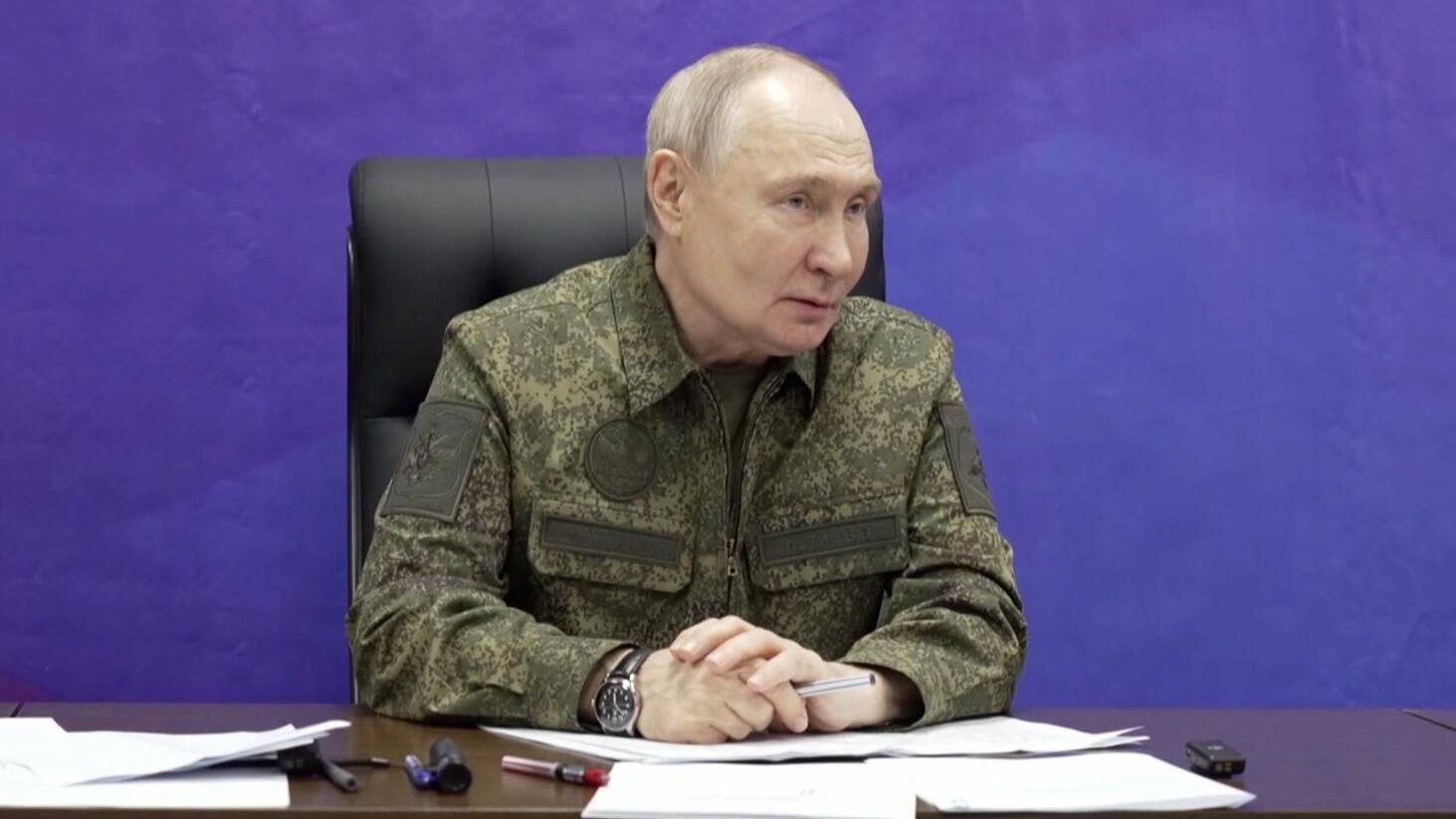 Путин посетил пункт управления Объединенной группировки войск - РИА Новости, 1920, 01.12.2025