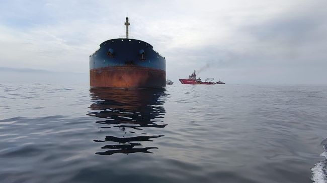 Танкер Kairos после пожара в Черном море Танкер Kairos после пожара в Черном море