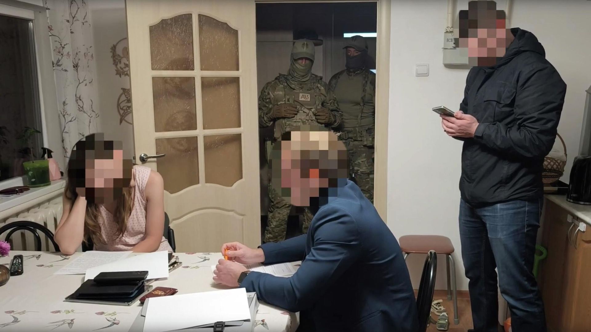 Задержание жительницы Краснодарского края, подозреваемой в госизмене - РИА Новости, 1920, 02.12.2025