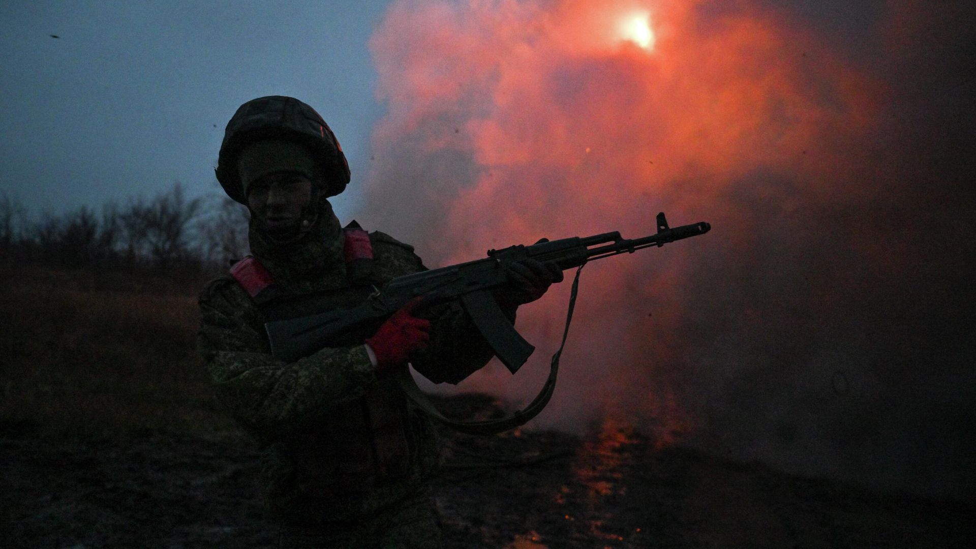 Боевая работа РСЗО Град группировки войск Центр на Красноармейском направлении СВО Боевая работа РСЗО Град группировки войск Центр на Красноармейском направлении СВО - РИА Новости, 1920, 05.12.2025