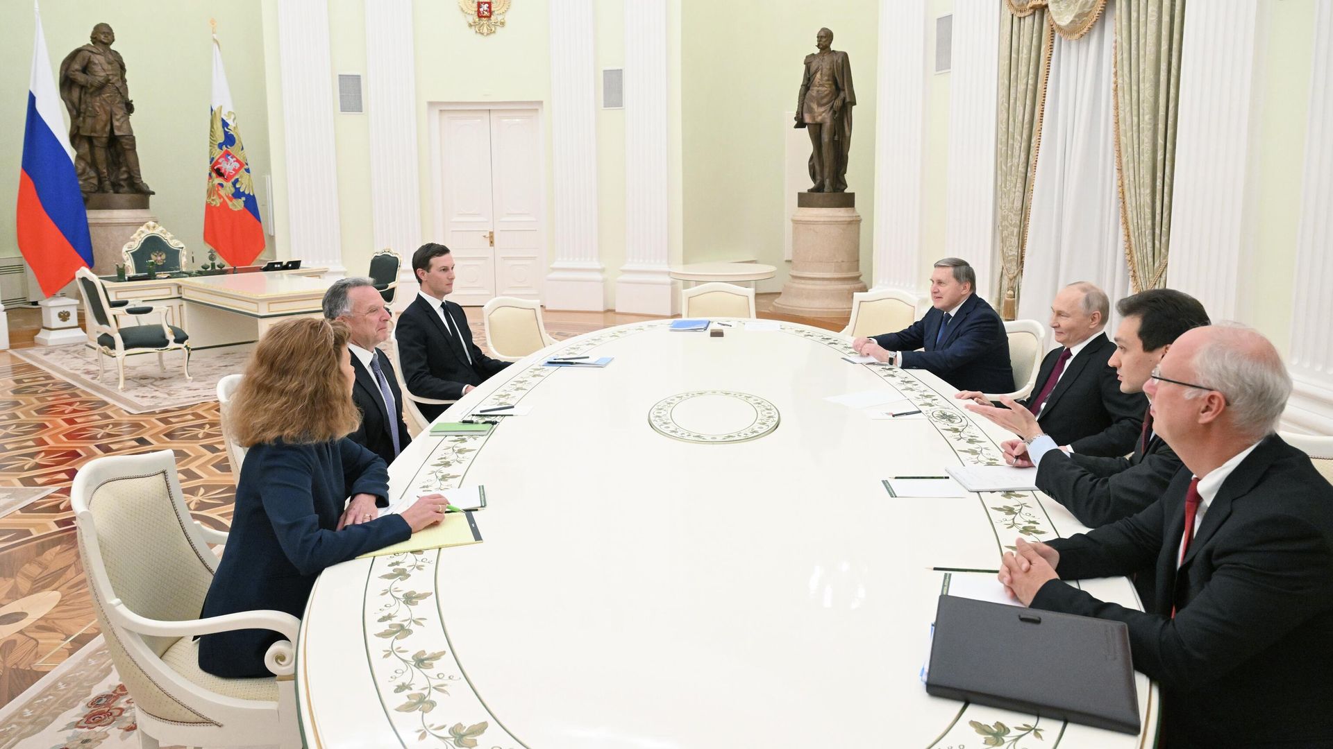 Президент РФ Владимир Путин и спецпосланник президента США Стивен Уиткофф Президент РФ Владимир Путин и спецпосланник президента США Стивен Уиткофф - РИА Новости, 1920, 03.12.2025