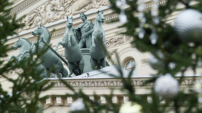Здание Большого театра в Москве
