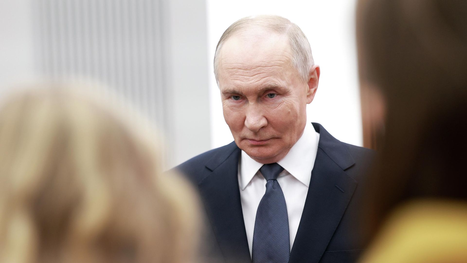 Президент РФ Владимир Путин на встрече с волонтерами на Международном форуме гражданского участия #МЫВМЕСТЕ. 3 декабря 2025 Президент РФ Владимир Путин на встрече с волонтерами на Международном форуме гражданского участия #МЫВМЕСТЕ. 3 декабря 2025 - РИА Новости, 1920, 03.12.2025