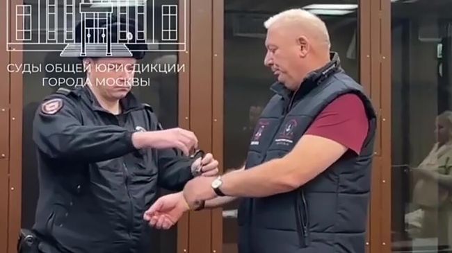 Бывший депутат Государственной Думы РФ Анатолий Вороновский в Басманном суде Москвы. 3 декабря 2025