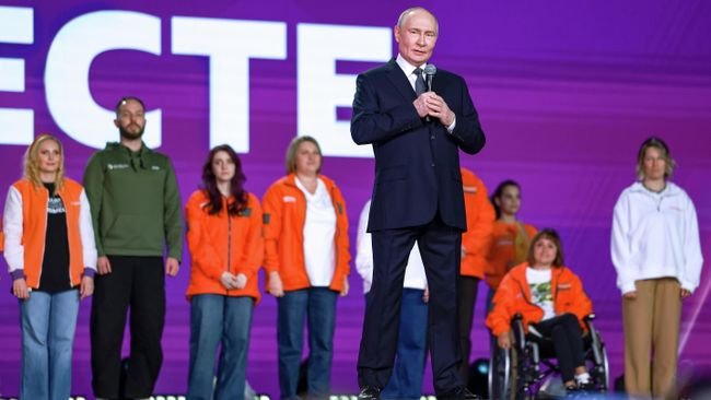 Это замечательный пример для всей страны. Путин о работе волонтеров
