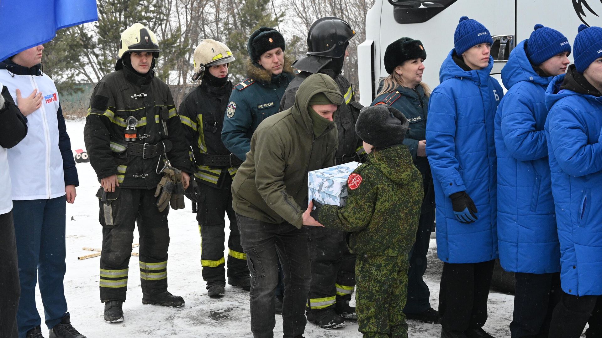 Жители кузбасского Белово отправили 20 тонн гуманитарного груза в зону СВО - РИА Новости, 1920, 04.12.2025