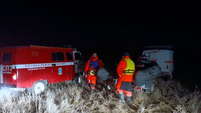 На месте происшествия, где мужчина и его сын утонули во время рыбалки на пруду в Челябинской области На месте происшествия, где мужчина и его сын утонули во время рыбалки на пруду в Челябинской области