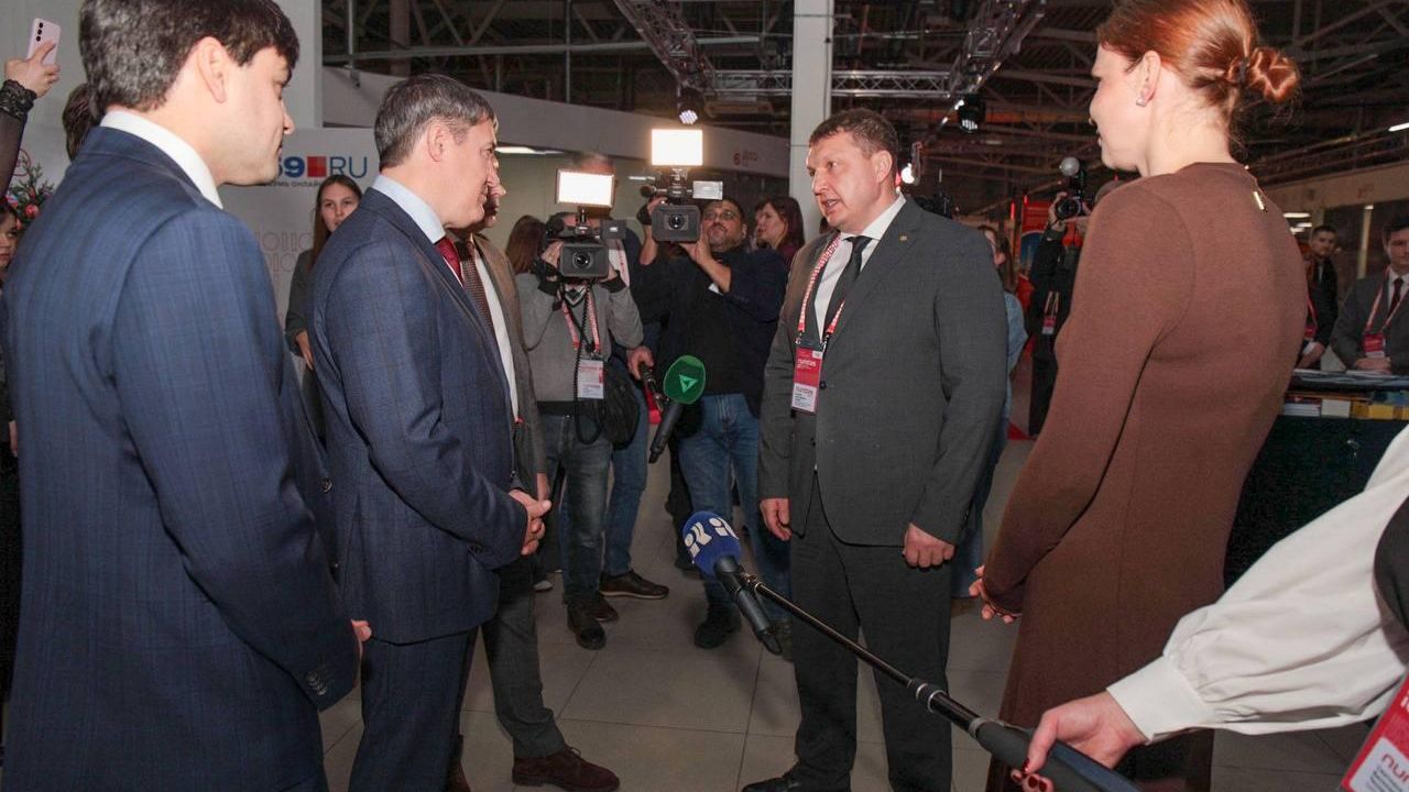 Усольский калийный комбинат и Фонд Мельниченко представили проекты на ПИПФ Усольский калийный комбинат и Фонд Мельниченко представили проекты на ПИПФ - РИА Новости, 1920, 05.12.2025
