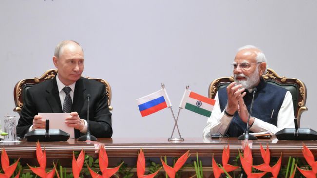 Президент РФ Владимир Путин и премьер-министр Индии Нарендра Моди