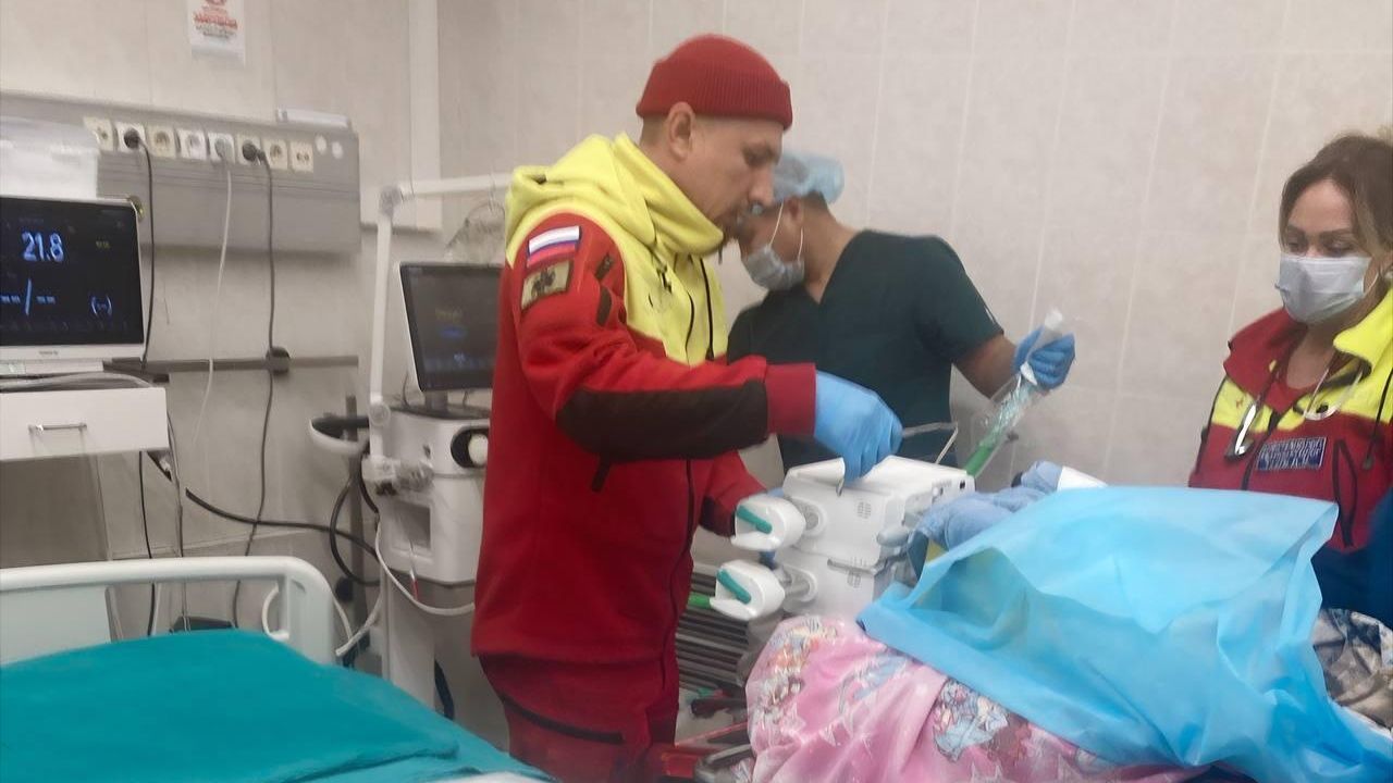 Пострадавшую при атаке ВСУ на Севастополь девочку транспортировали на лечение в Российскую детскую клиническую больницу Минздрава РФ в Москве Пострадавшую при атаке ВСУ на Севастополь девочку транспортировали на лечение в Российскую детскую клиническую больницу Минздрава РФ в Москве - РИА Новости, 1920, 06.12.2025