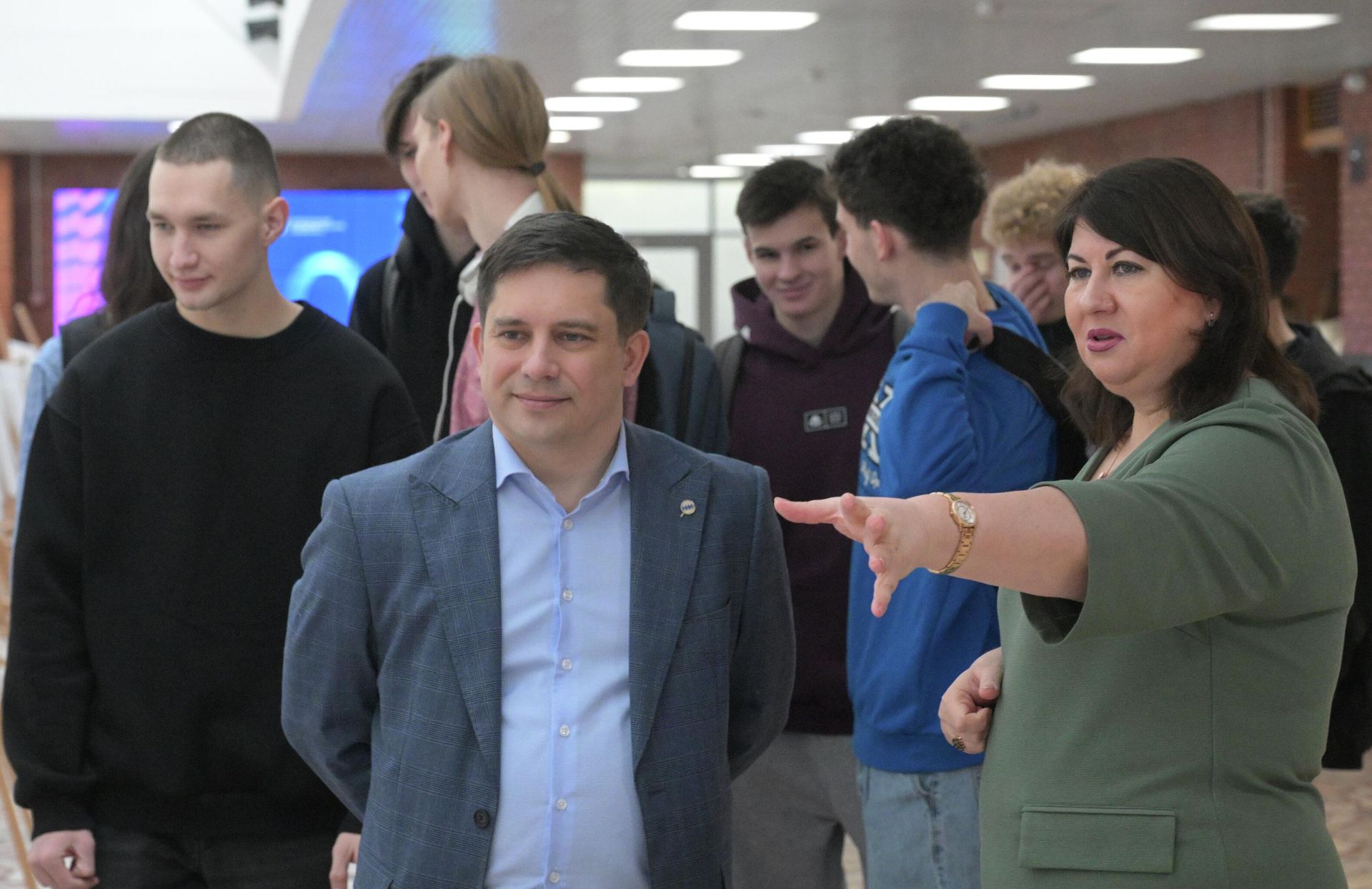 Начальник Управления проектов в области образования и социальной сфере международной медиагруппы Россия сегодня Наталья Тюрина и проректор по учебной работе МИЭТ Александр Балашов - РИА Новости, 1920, 08.12.2025