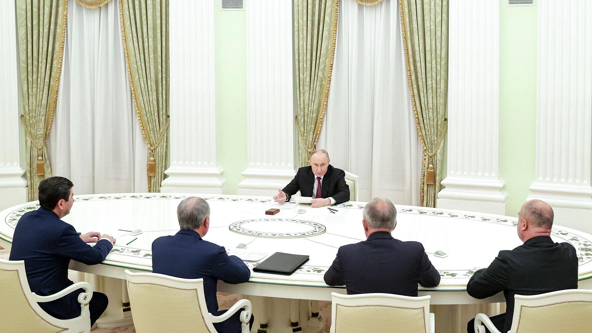 Президент РФ Владимир Путин проводит встречу с председателями парламентов государств – членов ОДКБ Президент РФ Владимир Путин проводит встречу с председателями парламентов государств – членов ОДКБ - РИА Новости, 1920, 08.12.2025