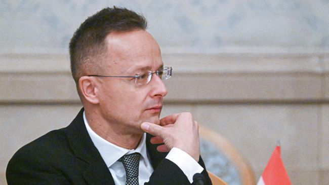 Петер Сийярто