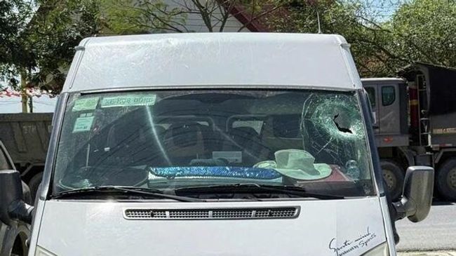 На месте происшествия, где произошло падение камней на туристический автобус во Вьетнаме