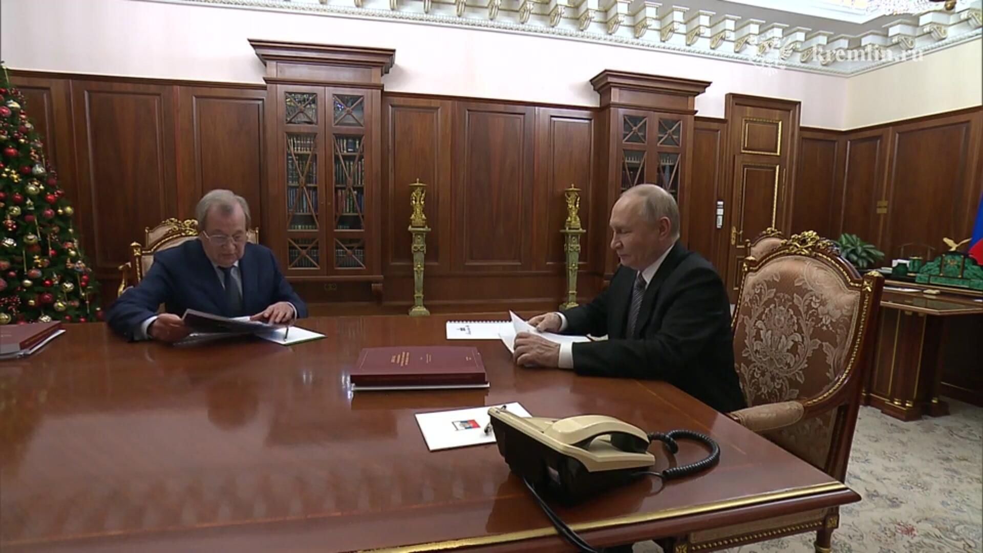 Путин на встрече с президентом РАН Геннадием Красниковым - РИА Новости, 1920, 09.12.2025