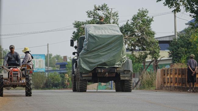 Военный автомобиль в провинции Сиемреап, Камбоджа