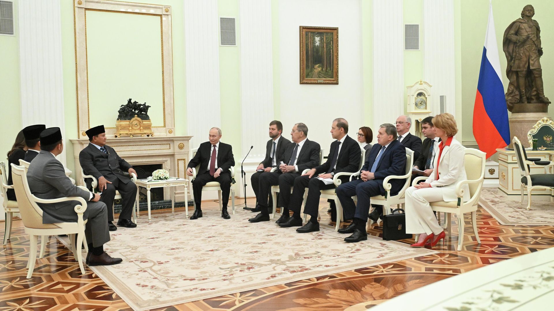 Президент РФ Владимир Путин и президент Индонезии Прабово Субианто во время встречи в Кремле. 10 декабря 2025 - РИА Новости, 1920, 10.12.2025