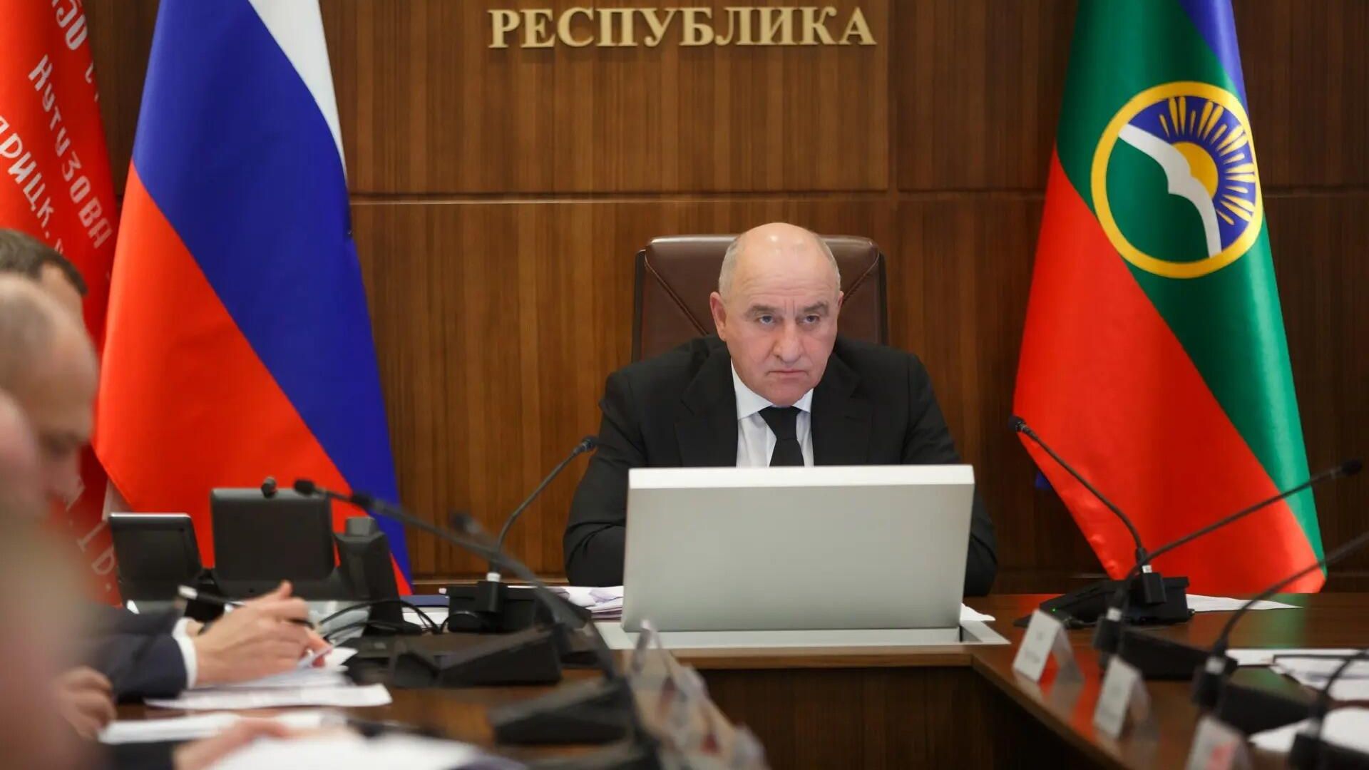 Глава Карачаево-Черкесской Республики Рашид Темрезов Глава Карачаево-Черкесской Республики Рашид Темрезов - РИА Новости, 1920, 10.12.2025