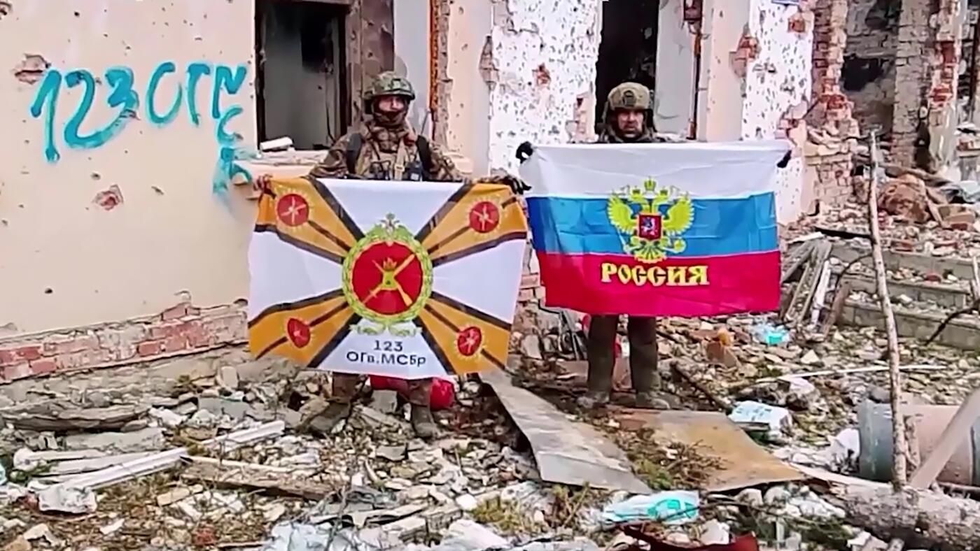 Военнослужащие ВС России на одной из улиц в освобожденном Северске - РИА Новости, 1920, 11.12.2025