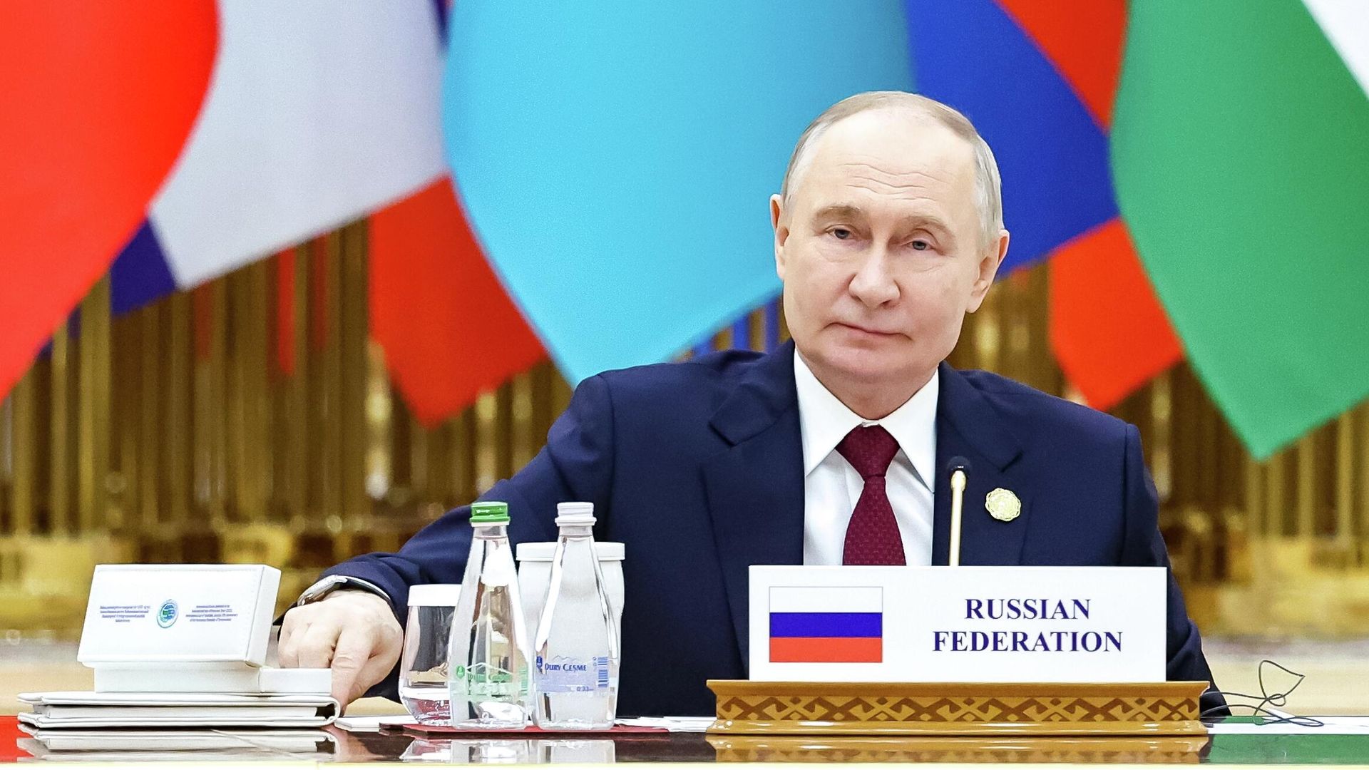 Президент Владимир Путин в Ашхабаде Президент Владимир Путин в Ашхабаде - РИА Новости, 1920, 12.12.2025
