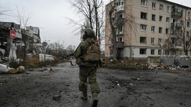 Военнослужащий группировки войск Центр в Красноармейске в ДНР