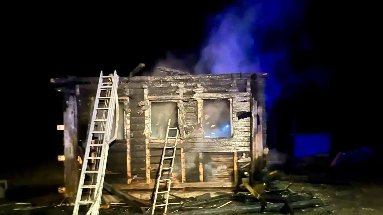Последствия пожара в частном доме в Тверской области Последствия пожара в частном доме в Тверской области - РИА Новости, 1920, 13.12.2025