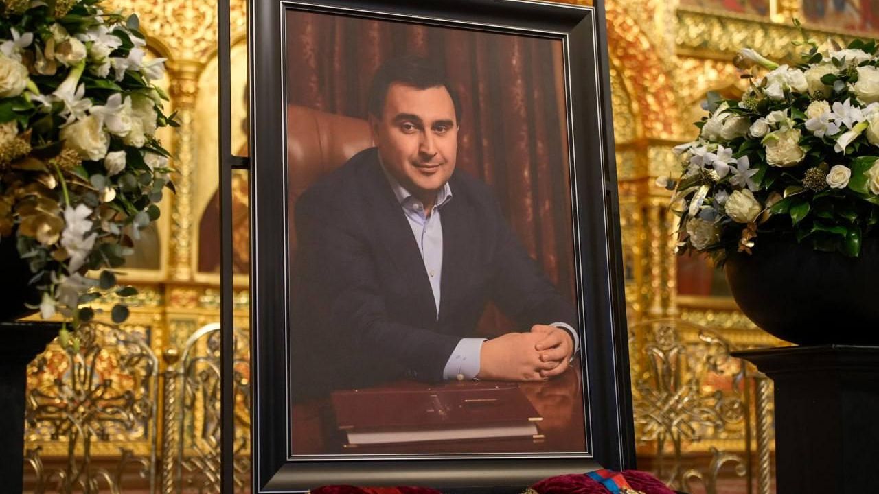Церемония прощания и отпевание главы городского округа Реутов Филиппа Науменко в Реутове Церемония прощания и отпевание главы городского округа Реутов Филиппа Науменко в Реутове - РИА Новости, 1920, 15.12.2025