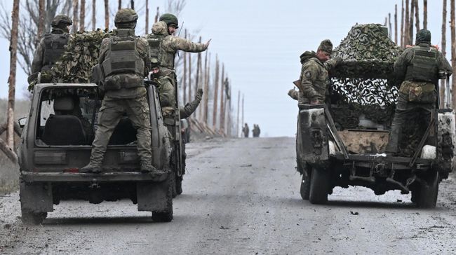 Дорога на Красноармейском направлении СВО