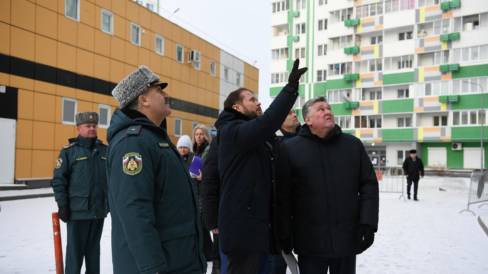 Врио губернатора Тверской области Виталий Королев проинспектировал ход восстановительных работ в многоэтажке на улице Оснабрюкская в Твери Врио губернатора Тверской области Виталий Королев проинспектировал ход восстановительных работ в многоэтажке на улице Оснабрюкская в Твери - РИА Новости, 1920, 15.12.2025