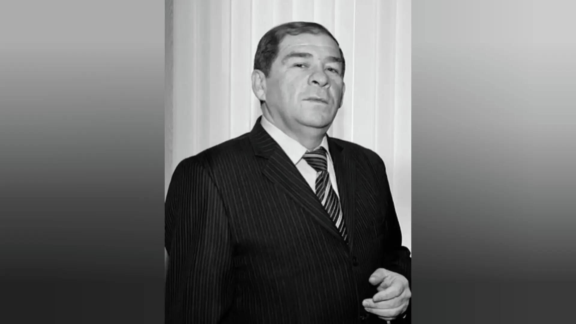 Заслуженный артист РФ Албек Хупсергенов Заслуженный артист РФ Албек Хупсергенов - РИА Новости, 1920, 15.12.2025