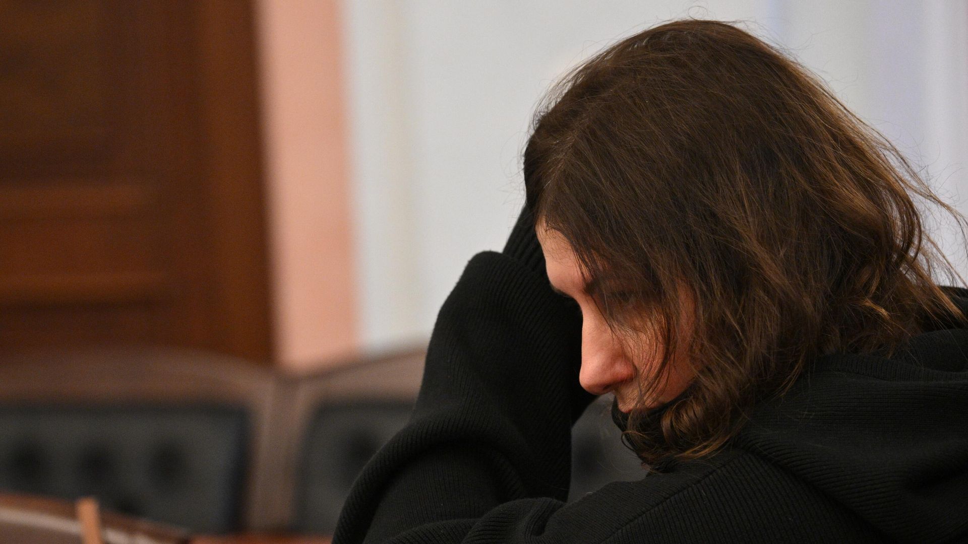 Покупательница квартиры певицы Ларисы Долиной Полина Лурье в Верховном суде Покупательница квартиры певицы Ларисы Долиной Полина Лурье в Верховном суде - РИА Новости, 1920, 17.12.2025