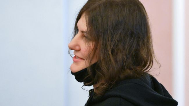Покупательница квартиры певицы Ларисы Долиной Полина Лурье в Верховном суде России
