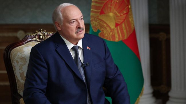 Президент Белоруссии Александр Лукашенко во время интервью американской телекомпании Ньюсмакс