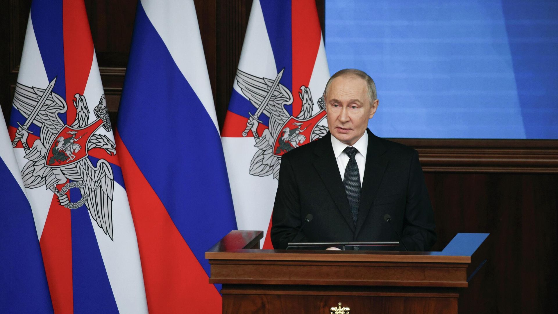 Президент РФ Владимир Путин выступает на расширенном заседании коллегии Министерства обороны РФ Президент РФ Владимир Путин выступает на расширенном заседании коллегии Министерства обороны РФ - РИА Новости, 1920, 17.12.2025