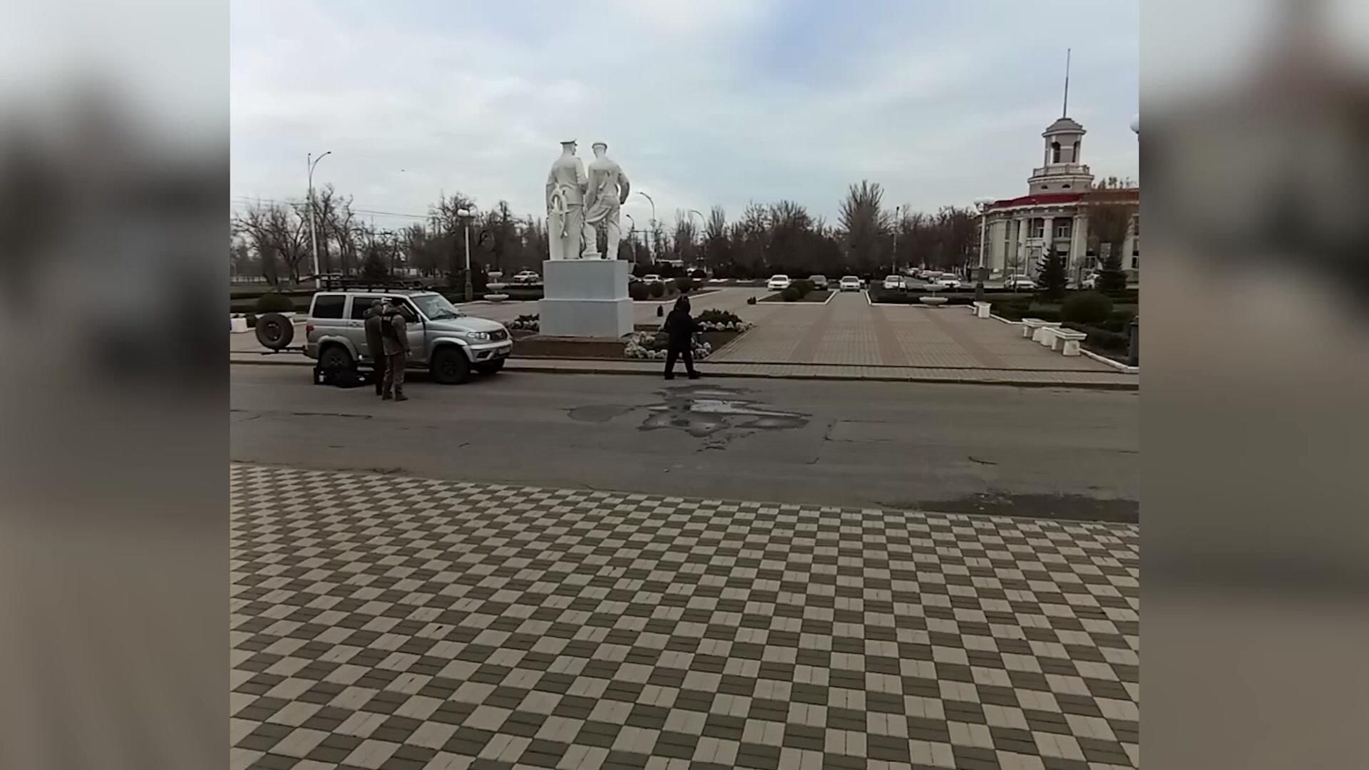 Уничтожение взрывного устройства и допрос девушки, которая хотела передать его чиновнику в Волгодонске Уничтожение взрывного устройства и допрос девушки, которая хотела передать его чиновнику в Волгодонске - РИА Новости, 1920, 18.12.2025