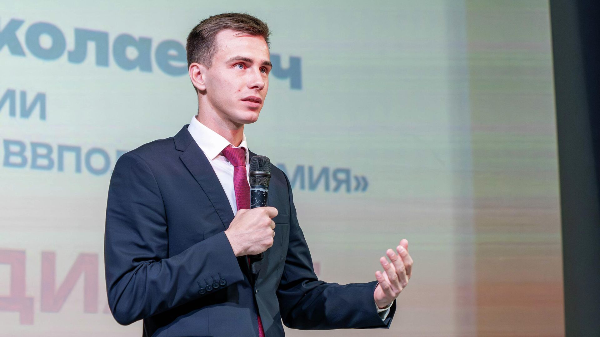 Герой России, начальник главного штаба ВВПОД Юнармия Владислав Головин на открытом диалоге с орлятами Герой России, начальник главного штаба ВВПОД Юнармия Владислав Головин на открытом диалоге с орлятами - РИА Новости, 1920, 19.12.2025